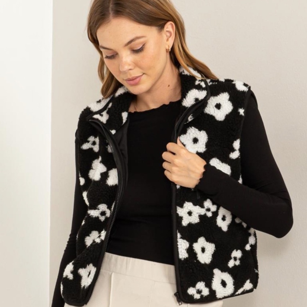 HYFVE Black and White Floral Sherpa Vest Jacket - Size L